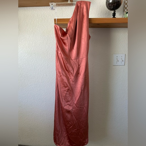 Elliatt Cassini Satin One-Shoulder Dress Large - Picture 9 of 10